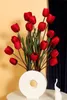 Fleurs décoratives Couronnes à la maison Décor Artificielle Tulips Papillon Orchidée Magnolia Silk Fleur Simulation Tulipe Décoration intérieure Ornements