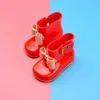 子供たちの雨ブーツ女の子の幼児子供の雨の靴柔らかいポリ塩化ビニールゼリーブーツ
