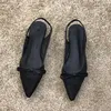 最高品質の女性サンダル2022夏の女性エレガントな尖ったつま先の波点ネット糸通気性のあるマレールの靴ローヒールバックルストラップスリッパー
