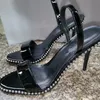 Prawdziwe zdjęcie swobodne projektantki mody sandały buty czarne patent skórzane kolce wysokie obcasy sandalias de las majeres mujeres