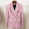abrigo rosa de lana cruzado