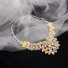 Orecchini Collana Set di gioielli Bracciale lungo a forma di fiore Dubai Gold Set per le donne Anello da sposa per la festa nuziale