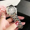 Zegarki marki Kobiety Lady Girl Diamond Crystal Triangle Hollow Out Duże Listy Styl Metalowa Stal Zespół Kwarcowy Wrist Watch GS40