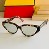 22SS Designer Mode Zonnebril voor Mannen en Vrouwen Zomer Cat Eye 002V Wind Anti-ultraviolet Retro Board Speciale Volledige Frame Rijden Travel Glazen met originele doos