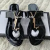 26 Stil Bayan Sandalet Daireler Burnu açık Yaz Rahat Ayakkabılar Artı Boyutu 35-42 Terlik Seksi Bayanlar Kızlar Sandalet