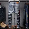 Jeans da uomo Pantaloni denim oversize Indiani di alta qualità Ricami Retro Strappati Streetwear Abbigliamento uomo dritto BF1701236x