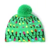 Cappello lavorato a maglia con flangia natalizia HF con palla con luci colorate a LED per cappello decorativo per adulti e bambini