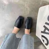 Tofflor Kvinnor Skor Sommar Slip-On Mules Fashion Loafer Slide Office Sandaler Casual Ladies Flats Designer Low Heel Leathe 1215