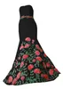 2022メキシコスタイルのウェディングドレスローズフラワーズ刺繍レースサテンストラップレスコルセットバック女性ブライダルガウンCharro Quinceanera DR9873645
