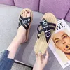 夏の女の子の学校の靴のための快適でファッショナブルなクロスフラットスリッパのweb有名人柔らかいソール36-40