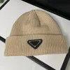 2023 Luxus Gestrickte Prad Hut Designer Beanie Cap Herren Ausgestattet Hüte Unisex Kaschmir Buchstaben Casual Schädel Caps Outdoor Mode Winter hut