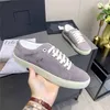 Tasarımcı Lüks Kanvas Mahkeme Klasik SL/06 Sıkıntılı Ayakkabı 2021SS İşlemeli Logo Signature Kutulu Düşük Top Deri Sneakers