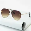 Дизайн бренда мода небольшие пчелиные солнцезащитные очки красочные заклепки очки женские путешествия Eyeglasses UV400 розовые женщины 2021