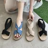 Sandaler Elastiska Band Straw Skor Kvinnor 2022 Sommardräkt Kvinna Beige Grunt mun Strappy Heels Flax Cross Slip-On Handgjorda Bla