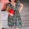 Robe d'été sans manches à fleurs pour filles, vêtements de vacances, style de vacances, col en V, imprimé, mode pour enfants, 210515