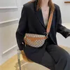 2022 مصنع الجملة مصمم حقائب اليد على التخليص سلسلة الخصر شارع المرأة الصغيرة عبر الزلابية أزياء متعددة الاستخدامات الصدر