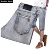 Klassisk stil sommar män grå kort jeans avancerade stretch tunna denim shorts högkvalitativa varumärke herrkläder 210714