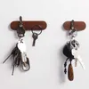 Kreativ design Solid Wood Key Holder Wall Hängande magnetisk krok Multi-Function Magnet Sug 210609