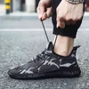 Modig Super Kvalitet Män Running Skor Casual Shoes Andningsbara Slitstarkt Non-Slip Running Herrskor Kuddar Skorf6 Svart Vit