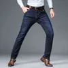 Mäns Klassisk Avslappnad Fit Flex Jean Spring Höst Four Seasons Hög midja Business Casual Black Blue Denim Trousers 211104