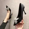 Mode höga klackar skor kvinnor lyxpumpar pekade tå glid på bilder damer grunt sandaler sexiga stilettos zapatos de mujer klänning