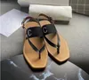 Mode Designer Sandaler Kvinnor Tofflor Fahsion Svart Vit Ladies Slides Skor Röd Blå Rosa Brun Grön Flip Flops Loafers Storlek 35-42