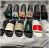 Bästa män tofflor kvinnor damer platt plattform sandaler gummi glida blommig brocade växellåda bottnar flip flops bi randig strand causal slippe