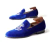 Klänningskor 2021 Promotion Spring Men Velvet Loafers Party Wedding Europe Style Blue Broderade tofflor Driving Moccasin