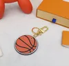 Designer Fashion Keychain Letter Printing Round High Quality Basketball Key Chain Unisex Pu Leather Alphabet Mönster Bilnycklar Ring253A