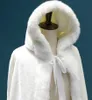 겨울 전쟁 가짜 모피 신부 망토 따뜻한 랩 후드 트림 층 길이 웨딩 케이프 롱 망토 용 완벽한 Abaya 자켓