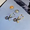 Hemşire Doktor Stetoskop Emaye Broş Pins Yaratıcı Yaka Broşlar Rozeti Kadın Erkek Moda Takı Hediye