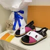 2022 Designer Cross Tarps Sandals tofflor Nya R Luxury Slides Men Summer Rubber Beach Slide Fashion Scuffs tofflor inomhusskor Storlek 35-40