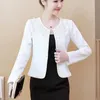 Vêtements d'extérieur pour femmes printemps automne Slim grande taille veste courte femme mode broderie clou perle blanc daim manteaux Casaco 210525