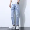 Jeans Mäns Koreanska Casual Denim Beskurna Byxor Sommar Tunn Trend Ljusfärgad Ripped Mid-Rise Byxor