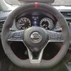 Nissan rogue 2017-2021 Nissan altima 2019-2021 nieuwe koolstofvezel en zwart suède stuurwiel handnaaihoes9184479