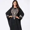 9096 Dżgnione i wygodne Arabskie Duże Damska Dress Black Haftowany przycisk BAT Casual Sukienka