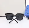 Moda Eyeware Klasik Erkekler Için Yüksek Kalite Güneş Gözlüğü Bayan Lüks Tasarımcılar Gözlük Erkekler Kadınlar Renkli Güneş Gözlükleri Kutusu 2105125Y