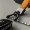 Affärsmän Stil Gun Metal Plated Alloy Keychains Äkta Läderbil Keychain
