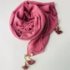 Muslimische Blase Chiffon Hijab Schal Blume Anhänger Frauen Einfarbig Weiche Lange Tücher und Wraps Islamischen Kopf Schals Damen Hijabs