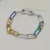 Europa Ameryka Moda Biżuteria Zestawy Mężczyźni Złoto Silver Rainbow-Color Hardware Grawerowane V List Signature Chain Naszyjnik Bransoletka M80177 M80178