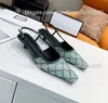 Yeni Kadın Düşük Topuk 3.5 cm Sandalet Moda Sıcak Matkap Nakış Deri Dikişi Elbise Ayakkabı Lüks Sergi Parti Düz Ayakkabı Teslim Kutusu 35-41