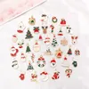 Mix 76pcs Leuke Kerst Emaille Legering Bedels Goudkleurig Oliedruppel Kerstman Boom Herten Snoepgoed Sneeuwpop Metalen Hangers8246233