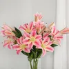 Dekorativa blommor kransar konstgjorda lily full blomma falska latex riktiga beröring blommor buketter med 3 huvuden bröllopsfest dekor hom8079093