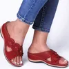 Femmes pantoufles compensées chaussures d'été femmes grande taille diapositives Femme été sandales talons Chausson Femme 2021 décontracté été pantoufles Y0406