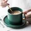 Grön keramik kaffe latte rån dricka dricka soja mjölk frukost kopp fint ben Kina söta tumbler te koppar och tallrik sked set 210409