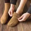 Winter Women's Thicken Warm Harajuku Retro Color Combination Hemming High Quality Wool Fashion Cashmere Cotton Socks 5 Pair 211221