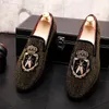 جديد لقب الذهب الفاخر مسطحات مسطحة أحذية جلدية راينستون أزياء الرجال التطريز فستان ليفر حذاء التدخين شيلبر غير رسمي 38-44