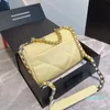 Desingers Vintage Pochette Wysoka Luxurys Mini Seria klasyczna Jakość Messenger Wielu Flap Bag Muti Kolory Shiny Crossbody Styl Śniegowce Buciki