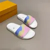 Projektant Luksusowy Waterfront Suwak Sandals Lato Flat-Size Golden Button Plaża Pantofle Pani Projektant Skórzane Pantofle płaski z pudełkiem