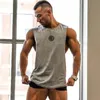 Muscleguys新しいブランドの服のボディービルディングフィットネスジムストリンガータンクトップメンズマッスルベストスポーツウェアコットンアンダーシャツ210421